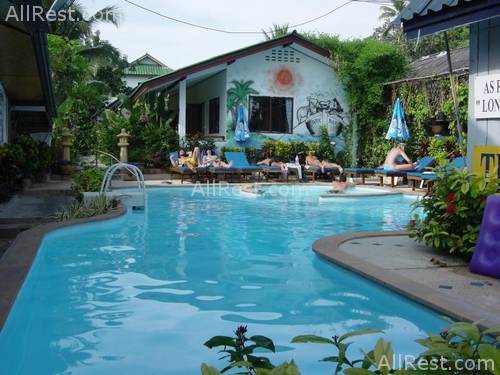 Ark Bar Garden Beach Resort 9